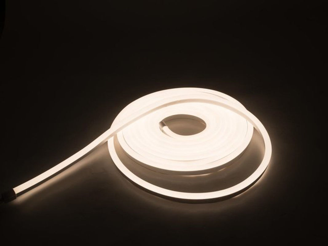 Eurolite LED Neon Flex Lichtschlauch Set Warmweiß 5m IP44 - Bild 2