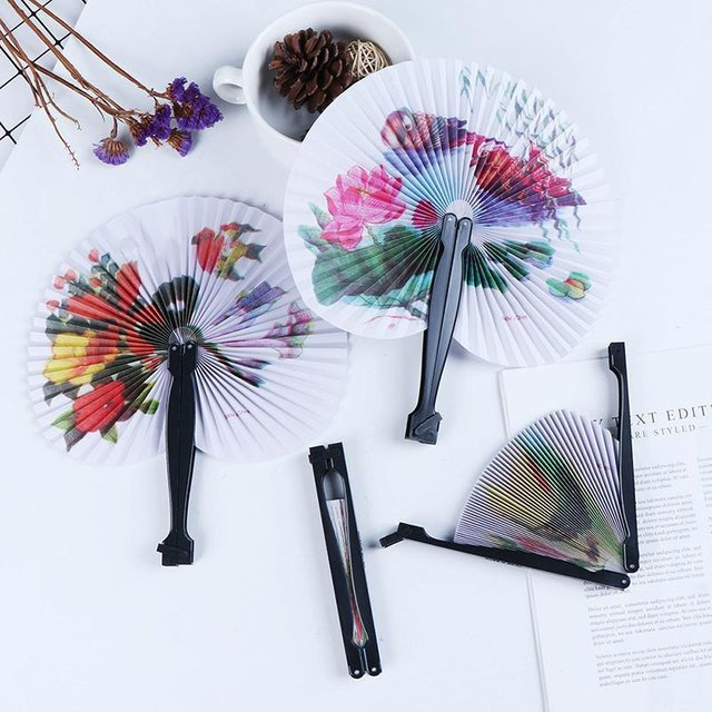 Klappbarer Handfächer im chinesischen Stil mit Animal Print aus Papier in Grau und Multicolour - Bild 1