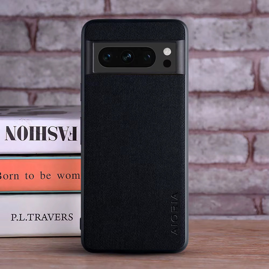 Coqua Schutzhülle für Google Pixel 8 Pro aus Textilleder und TPU in Schwarz - Bild 1