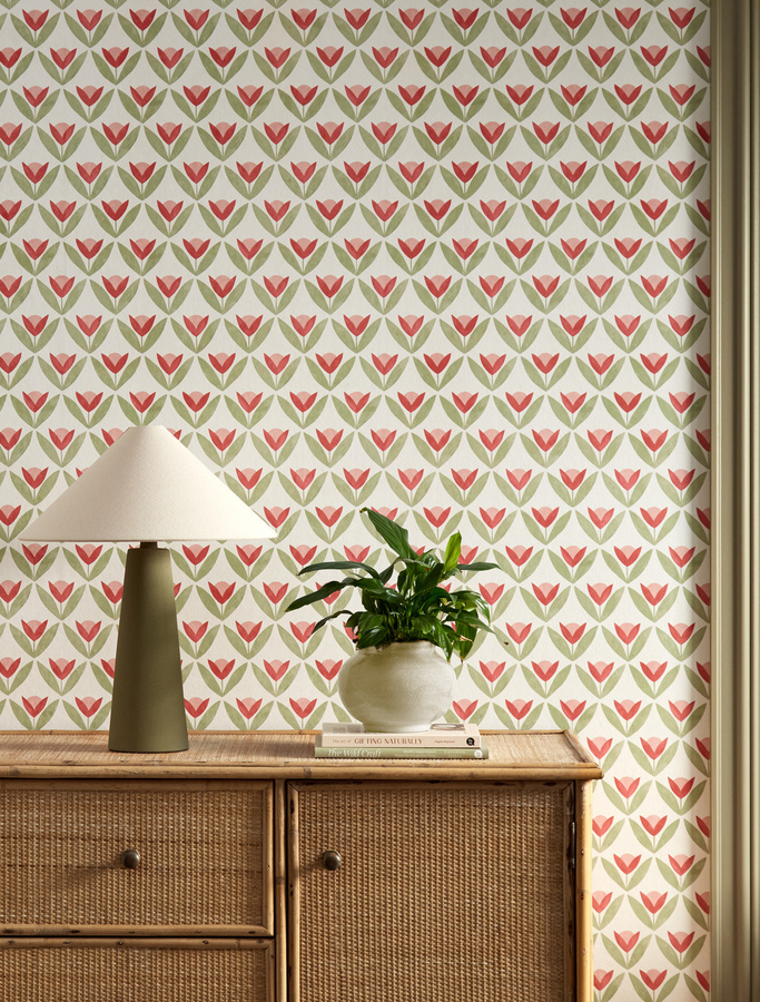 Scion Tapete Tulip Trellis in Berry mit floralem Botanical-Design und Mid-Century-Stil - Bild 1