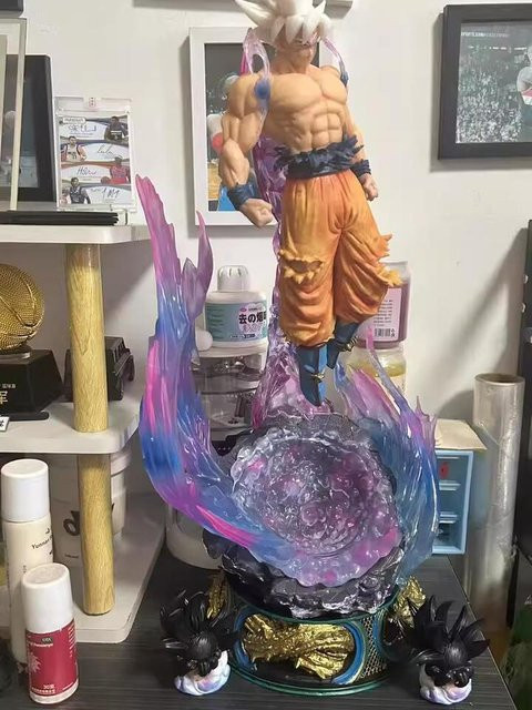 Bandai Dragon Ball Son Goku Actionfigur, mit Licht, 53 cm - Bild 1