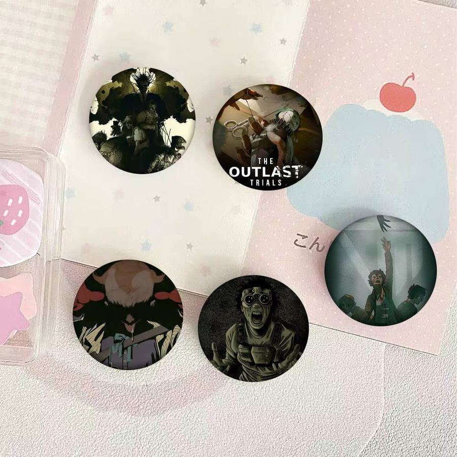 Brosche Game The Outlast Trials Round Badge, Anstecknadel - Bild 3