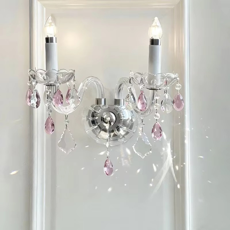 SaloEElaitte Kristall Wandlampe im französischen Luxus-Stil mit E14 Kerzenfassung, erhältlich in Blau, Rosa, Grün oder Multicolour - Bild 1