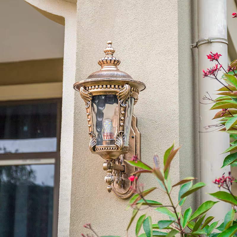 Wecus Retro Wandleuchte für Außenbereich in Schwarz und Bronze, Wasserdichte Laterne mit E27 Fassung für Garten und Terrasse - Bild 4