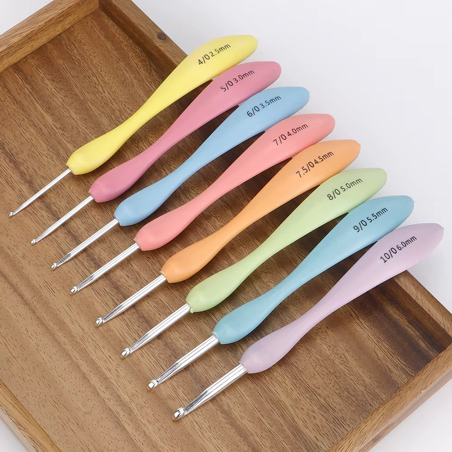QJH Häkelnadel-Set aus Aluminium mit buntem Gummigriff, 8 Stück, 2,5–6,0 mm - Bild 3