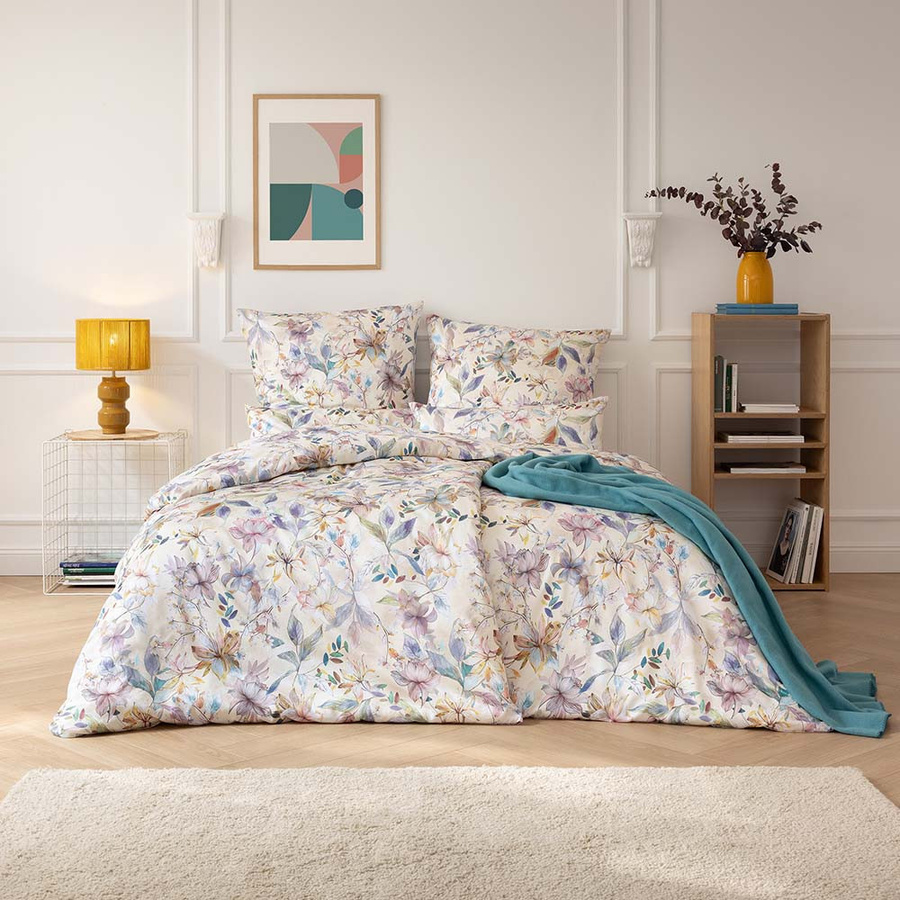 Estella Mako-Satin Bettwäsche Estera Blüten Lilien in Beige und Rosa mit floralem Design, Bettbezug B: 155 cm, H: 220 cm und Kissenbezug B: 40 cm, H: 80 cm - Bild 1
