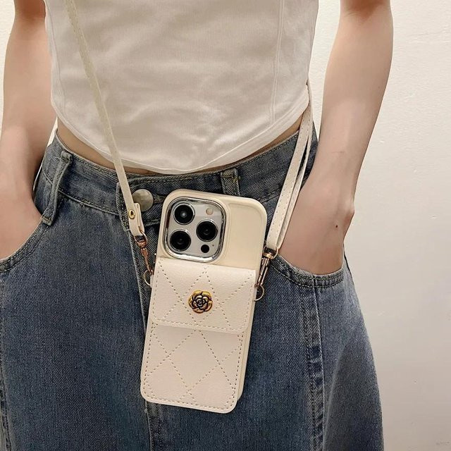 Yiran Crossbody Lederhülle für iPhone 15 14 13 12 11 Pro Max XS XR X mit Lanyard und Kartenhalter in Weiß - Bild 1