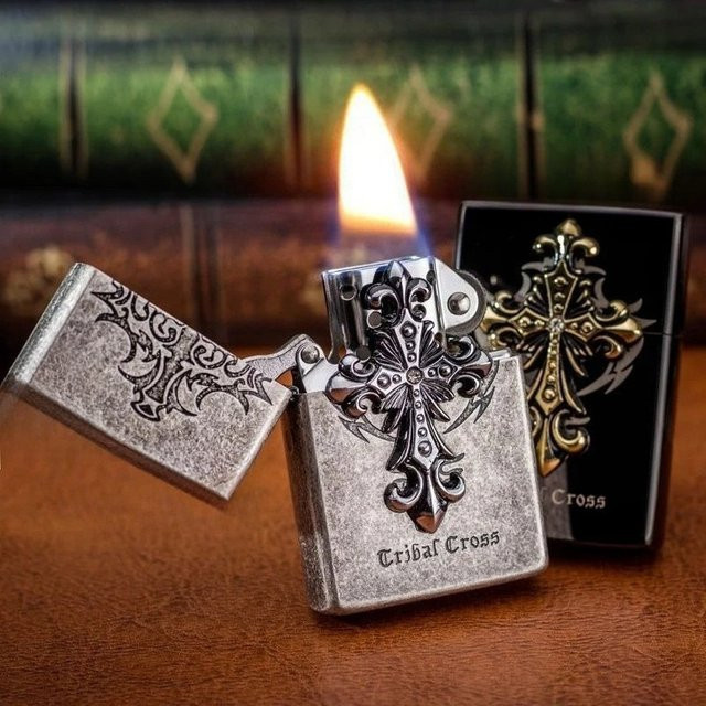 ZORRO Kerosinfeuerzeug Angel Cross Style in Schwarz und Silber - Bild 1