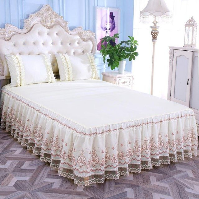 Dreiteiliges Bettwäsche-Set im koreanischen Prinzessinnen-Stil mit Spitze und floralem Design, Farbe Lila/Weiß, Material Polyester, enthält 2 Kissenbezüge - Bild 1