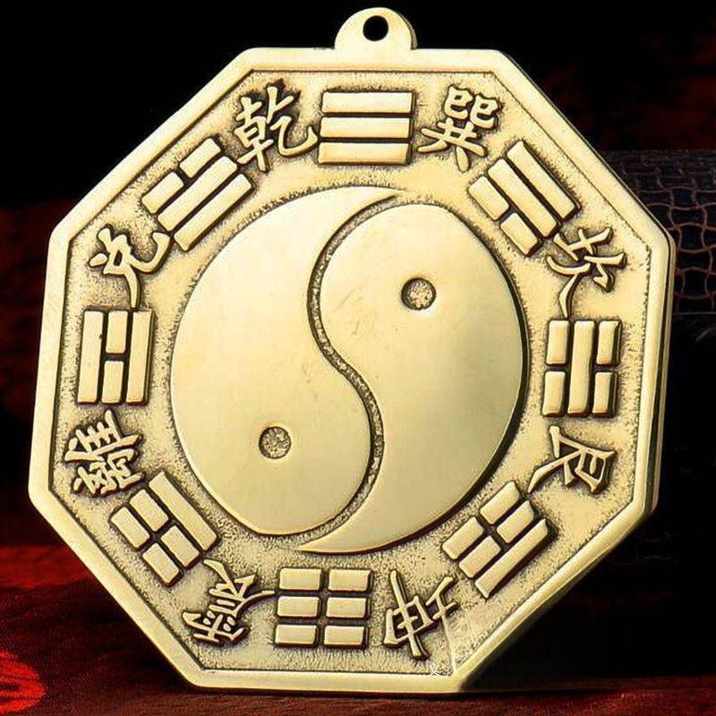 Bagua-Spiegel aus Kupfer in Gold mit Taiji-Motiv, achteckig, Durchmesser: 6 cm - Bild 4