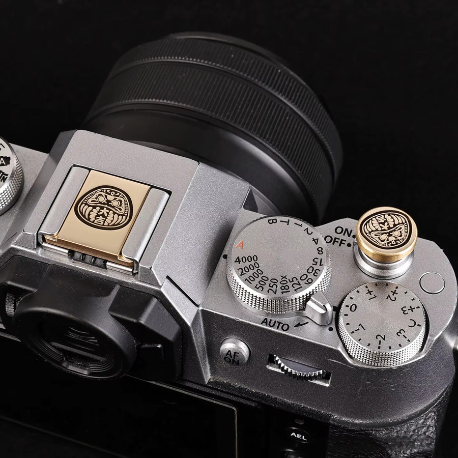 Metall Blitzschuhabdeckung in Weiß passend für Fujifilm XT3 XT10 XT20 XT50 X100V X100VI XT30II XT30III mit Gewindeanschluss für Auslöserknopf-Zubehör - Bild 3