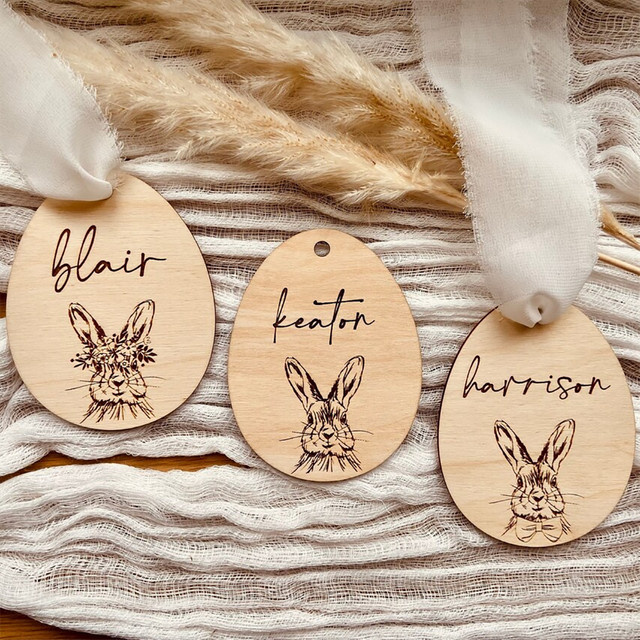 Personalisiertes Osterkorb-Namensschild aus Holz in Beige mit floralem Tier-Design als Anhänger für Kinder - Bild 1