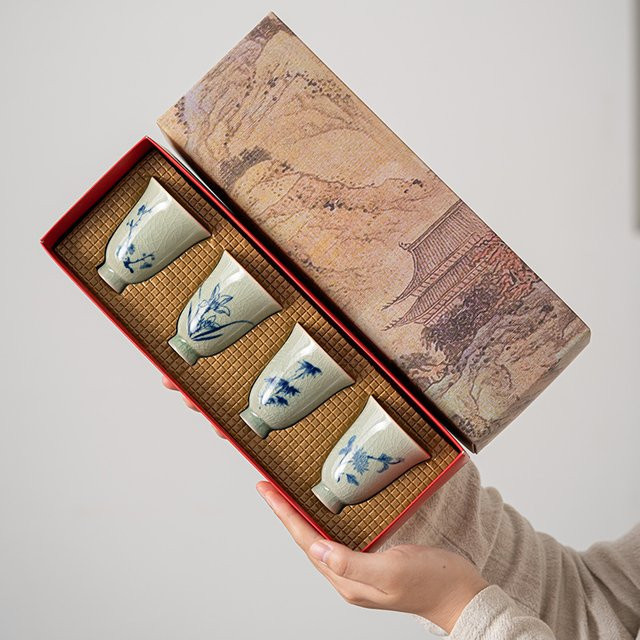 Chinesische Keramik-Teetasse mit floralem Design in Weiß für Tee und Genuss - Bild 1