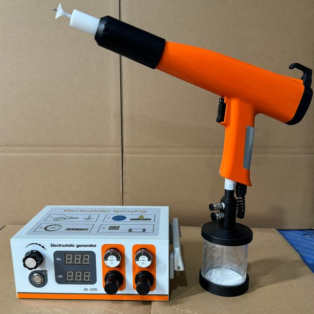 Digitale Pulverbeschichtungsanlage mit elektrostatischem Generator und manueller Spritzpistole inklusive Pulverprüfbehälter - Bild 1
