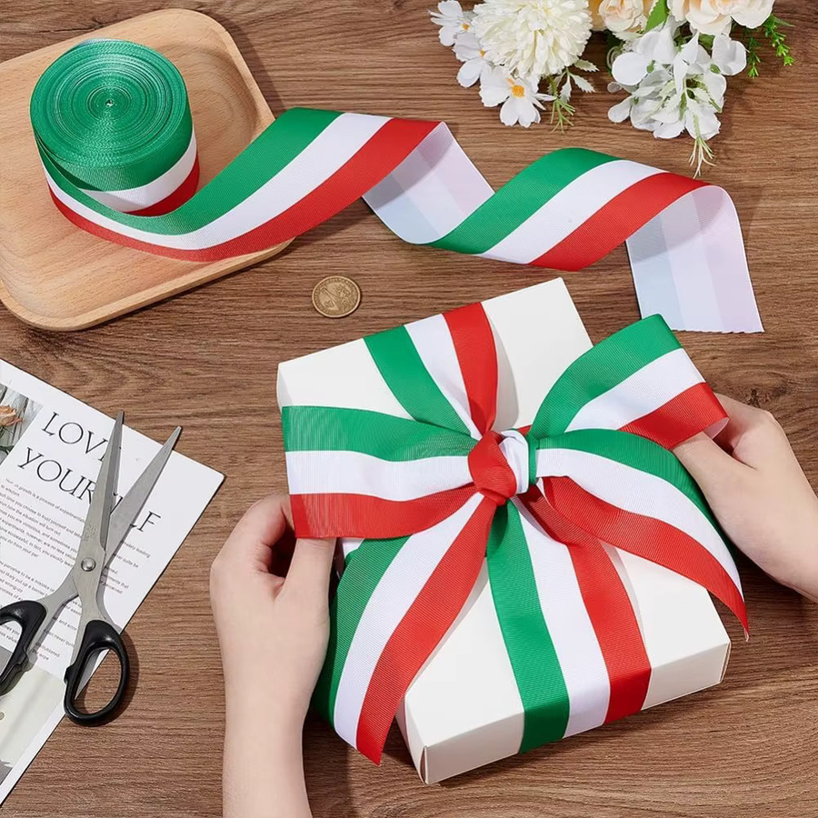 Tibbon Ripsband mit italienischem Flaggenmuster in Rot, Weiß und Grün, Polyester, Breite: 6,35 cm, Länge: 18,29 m - Bild 3