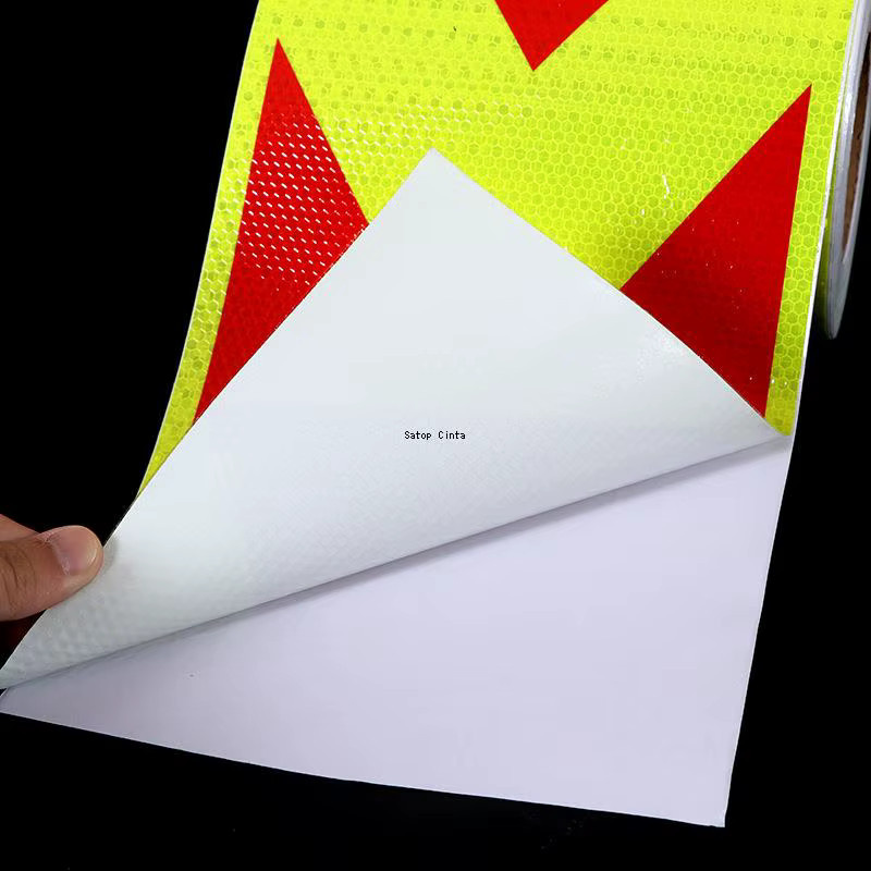 Reflektierendes Warnband in Rot mit Pfeil-Motiv, wasserfeste fluoreszierende Reflexionsfolie, Breite: 20 cm, Länge: 5 m - Bild 2