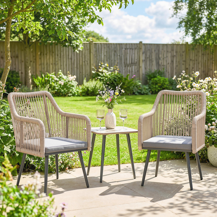 Outsunny 2er Set Balkonstühle mit Armlehnen und Sitzkissen, wetterfeste Terrassenstühle aus Stahl und PE-Rattan in Hellgrau - Bild 2