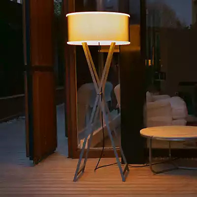 Marset Cala 140 Outdoor Stehleuchte aus Holz und Metall in Braun/Beige