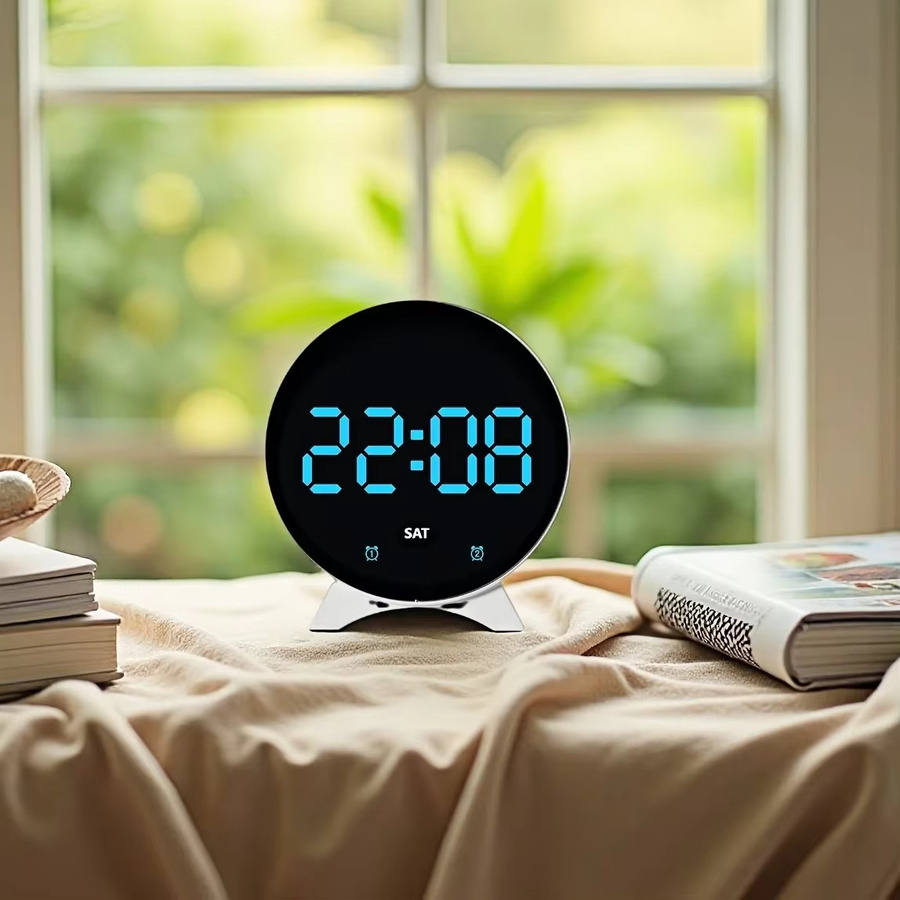 NieNie Digitaler LED-Wecker mit Temperaturanzeige und Datum, USB-betrieben mit 2 Alarmen, 3 Helligkeitsstufen und Nachtmodus, Tischuhr mit 12/24-Stunden-Anzeige - Bild 2