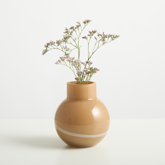 Moderne runde Glasvase von BLUME2000 in Karamellbraun, Höhe: 14,5 cm, Durchmesser: 12,5 cm - Bild 1