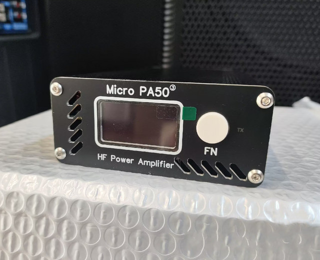 AISANRAY Micro 3rd PA50-3 Intelligenter Kurzwellen-HF-Leistungsverstärker mit 50W, 3,5-30MHz, SWR-Messgerät, LPF-Filter und OLED-Display in Schwarz - Bild 1