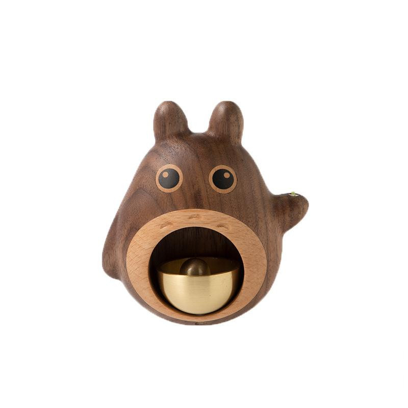 Yiran Furniture Totoro Windspiel aus Holz mit Kupferglocken in Braun als dekorativer Türanhänger - Bild 4