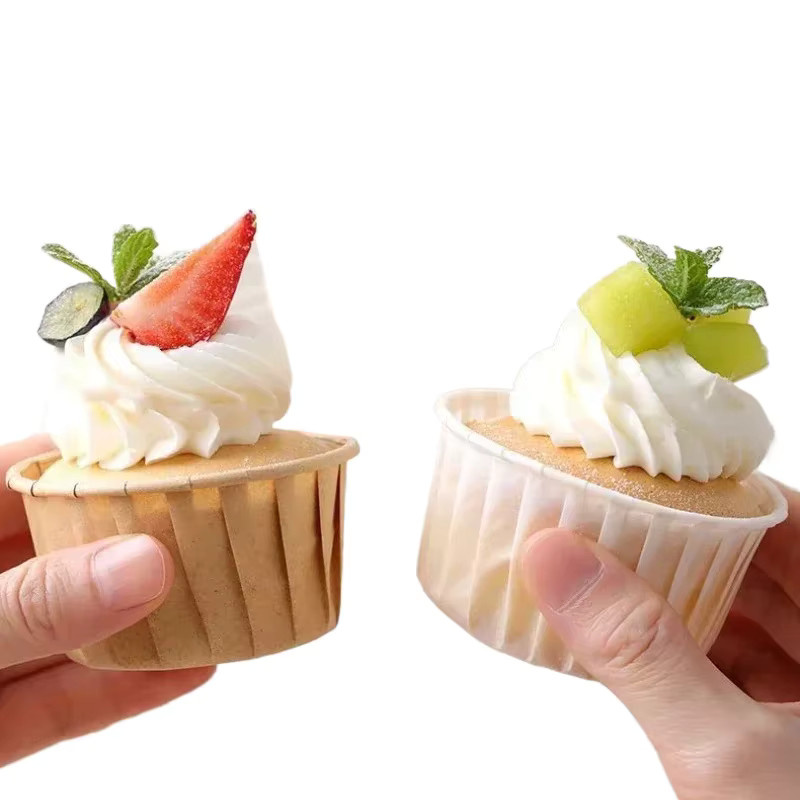 50 Stück geriffelte Muffinförmchen aus hitzebeständigem und ölfestem Papier für Cupcakes und Feiern - Bild 3