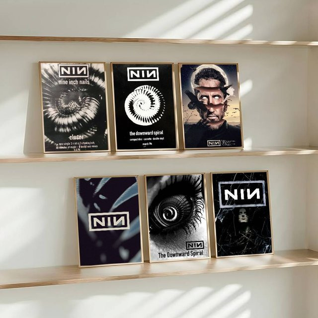 Nine I-Inch N-Nails Classic Vintage DIY Klebeposter, abstrakte Grafik als dekorative Wandkunst in Weiß, Papierposter, rechteckig - Bild 1