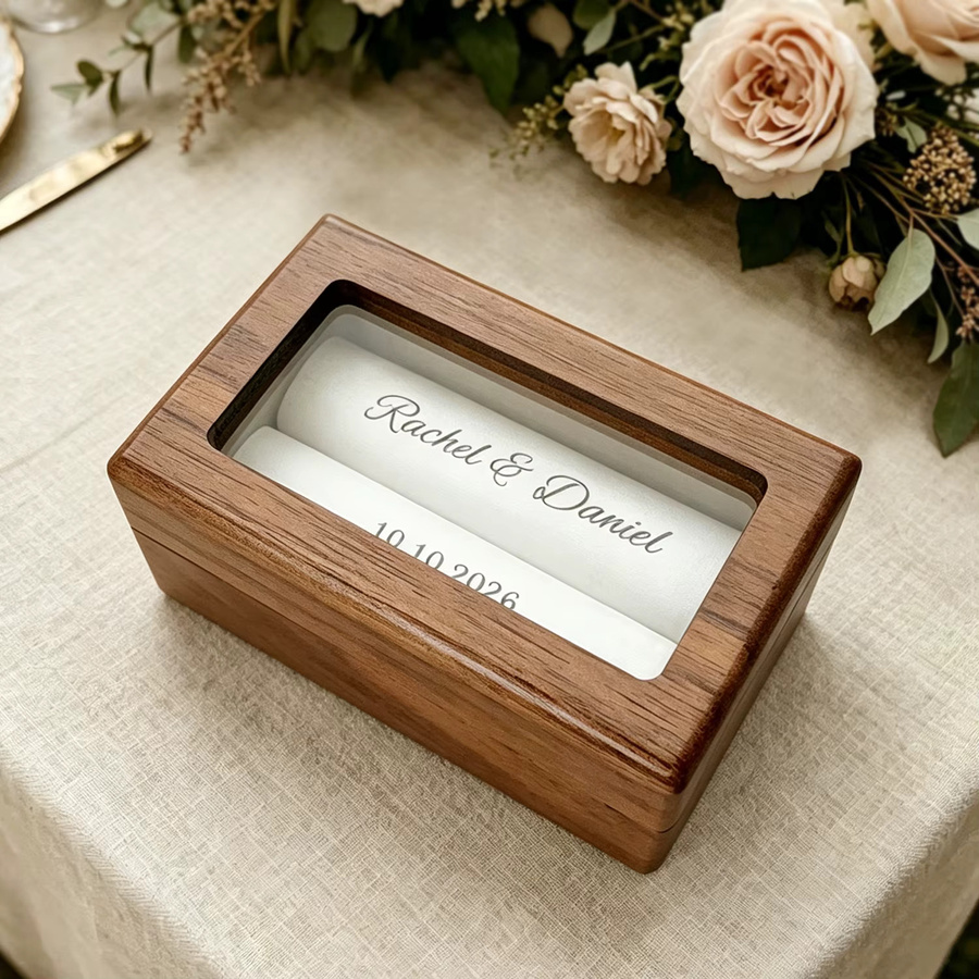 Individuell gravierte Ringbox aus Walnussholz mit Klarsichtfenster in Braun für Hochzeit und Verlobung - Bild 4