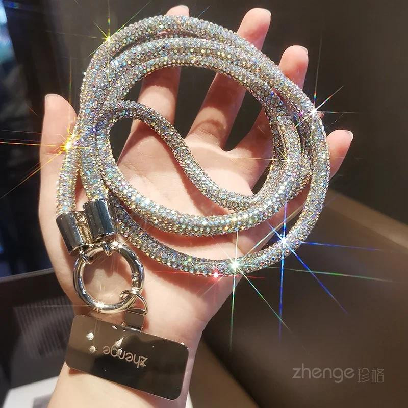 Umhängetasche mit Diamant-Lanyard und Metallclip in Silber - Bild 2