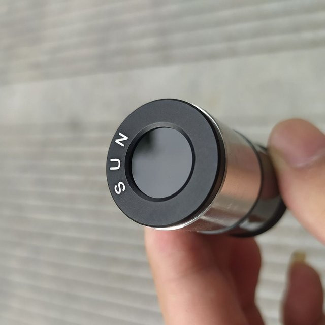 HEI Solar Filter Schwarz 1,25 Zoll für astronomische Teleskope mit M28x0,6 Gewinde aus optischem Glas - Bild 1