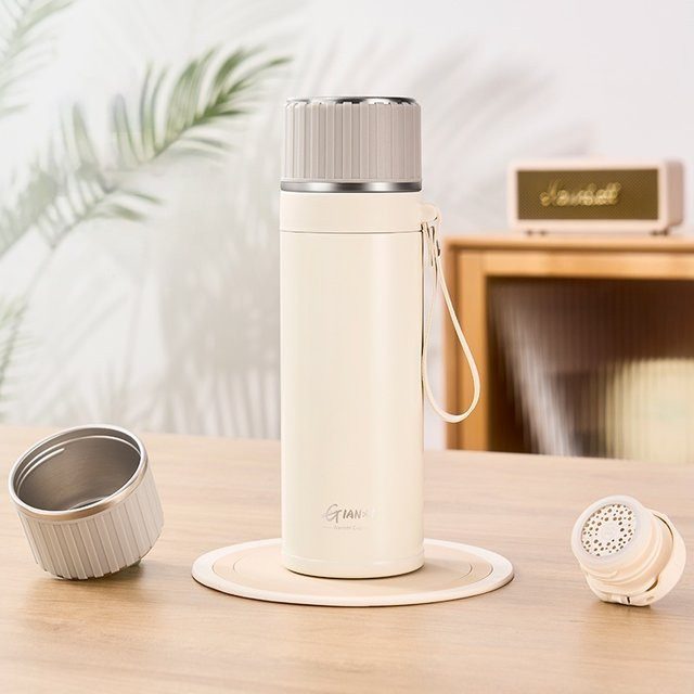 GIANXI Edelstahl-Thermoflasche in Schwarz oder Weiß, 820 ml, minimalistische Isolierflasche für Kaltgetränke - Bild 1