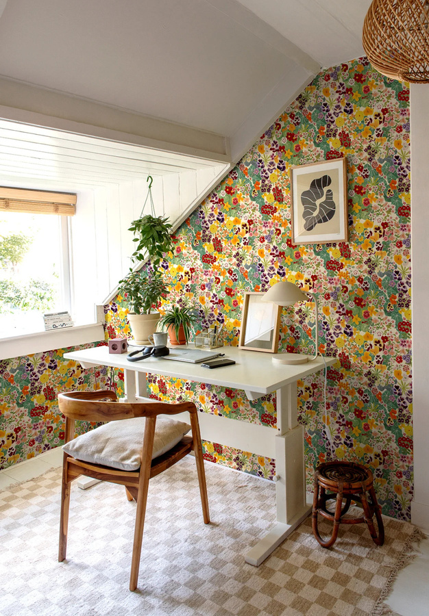 Isidore Leroy Tapete Champs Fleuris Jardin mit floralem Vintage-Design in Mehrfarbig (Vlies) - Bild 1