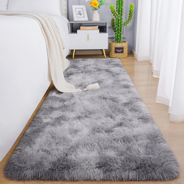 VIKAMA Teppich in Grau, weich und rutschfest, rechteckig, ideal für Schlafzimmer und Flur - Bild 1