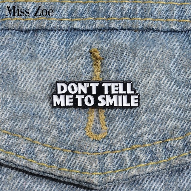 Emaille Pins Miss Zoe, Broschen, Unisex - Bild 1