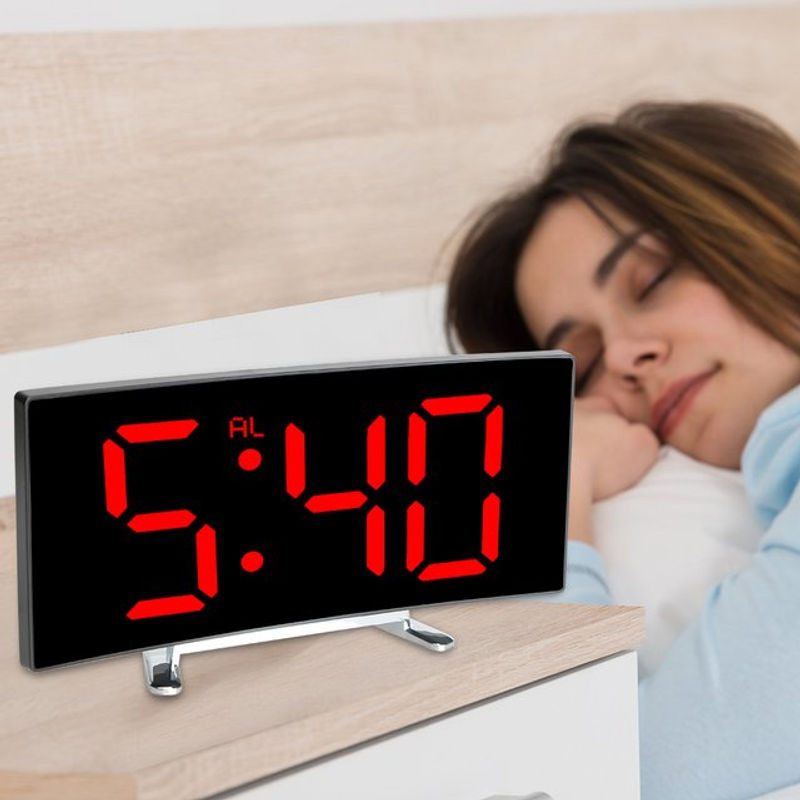 Digitaler LED-Wecker mit Spiegel-Design und dimmbarer Beleuchtung, moderne Tischuhr für Kinderzimmer und Dekoration, Schwarz oder Grün, Breite: 17,8 cm, Höhe: 17,8 cm, Tiefe: 17,8 cm - Bild 1