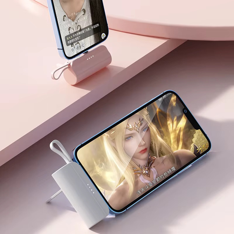 Noya raye Mini-Powerbank mit integriertem USB-C Kabel, 5000 mAh, Pink, kompatibel mit Android und iPhone - Bild 5