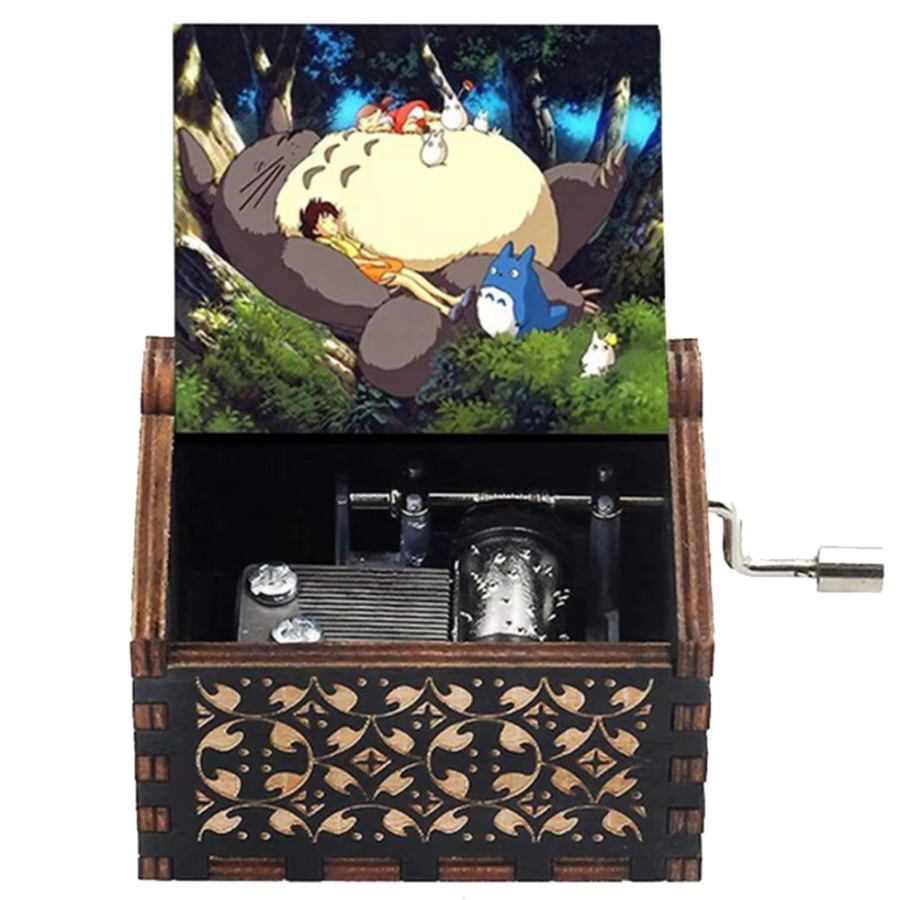 MINISO My Neighbor Toro Holz-Spieluhr mit Handkurbel in Braun, Vintage Musikbox mit Anime-Gravur für Sammler und Fans - Bild 2