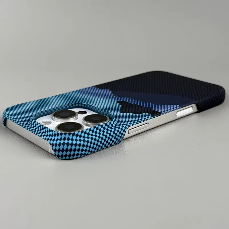 MagSafe Magnetische Schutzhülle im Carbon Fiber Kevlar Muster für iPhone 16 Plus, 15, 14, 13, 12 Pro Max in Blau, stoßfeste PC-Schutzhülle - Bild 1