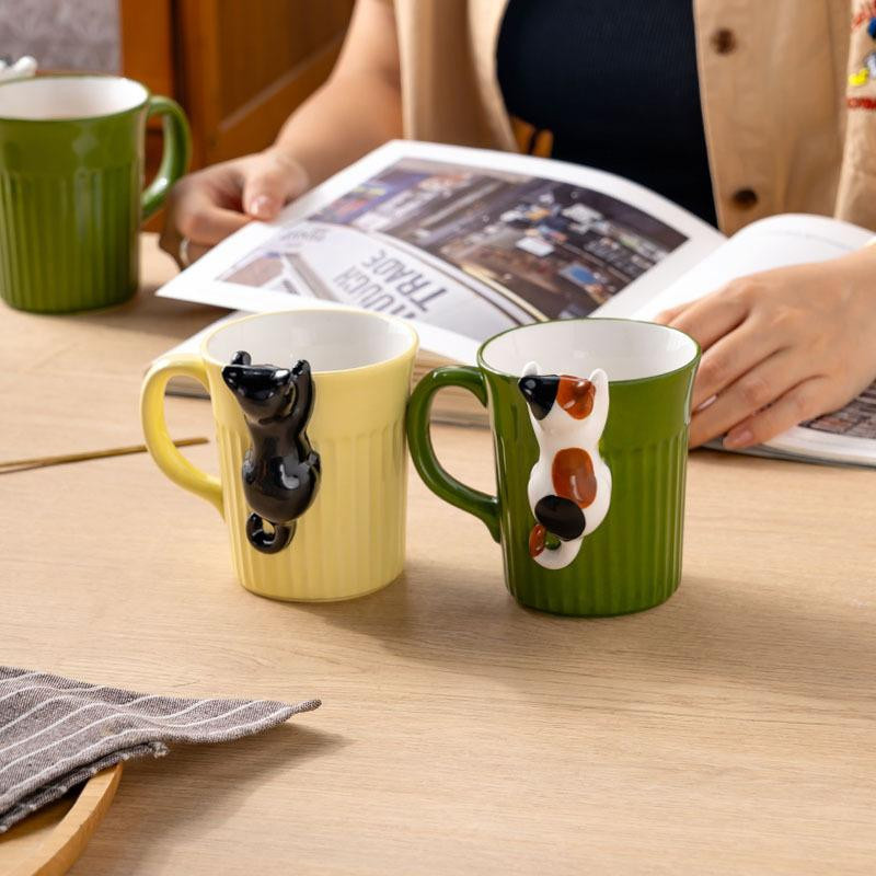 Niedliche Keramiktasse mit Katzenmotiv in Grün und Gelb, geprägtes Design, Volumen: 301-400 ml - Bild 2