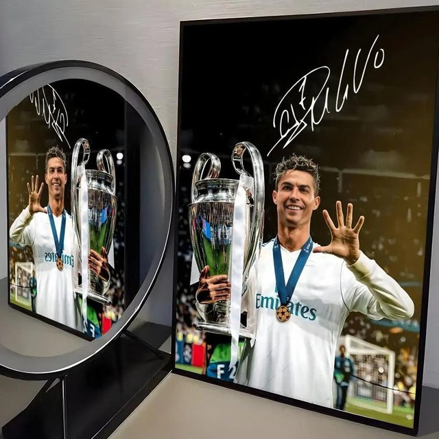 Dekorativer Wandteppich CR7 Athleten Portrait von JMG Household Supplies, Mehrfarbig, Breite: 90 cm, Höhe: 150 cm - Bild 1