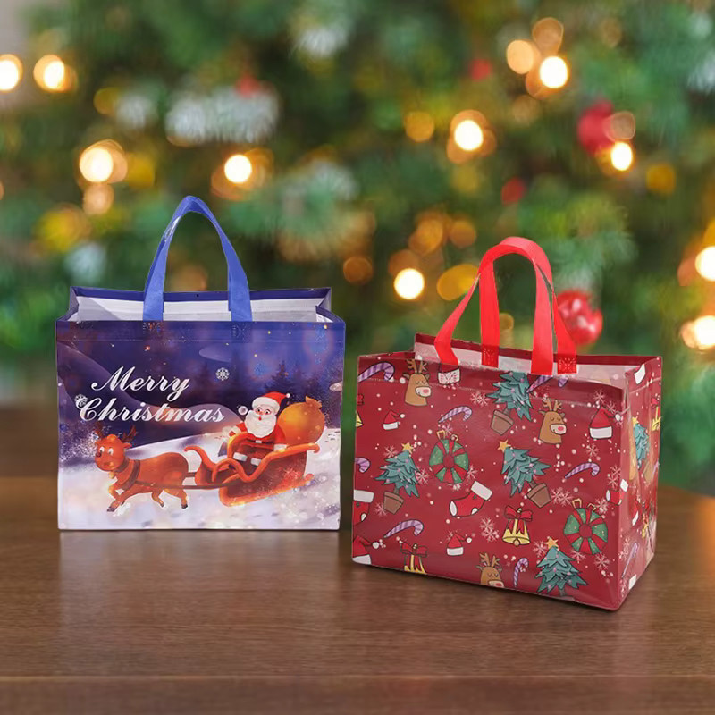 ZYF Weihnachtliche Geschenktaschen aus Vlies in Rot, 5er-Pack, B/T/H: 33 x 25 x 17 cm - Bild 3