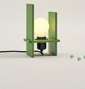 Jotex LEHO Tischlampe in Grün mit Holzdetails und weißem Kugelschirm, Höhe: 40,0 cm, Breite: 24,0 cm, Tiefe: 14,0 cm - Bild 1