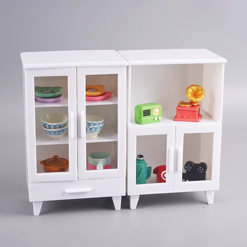 DIAPER&CORED Miniatur Möbel Modell Weiß Schrank Vitrine als Puppenhaus Zubehör - Bild 2