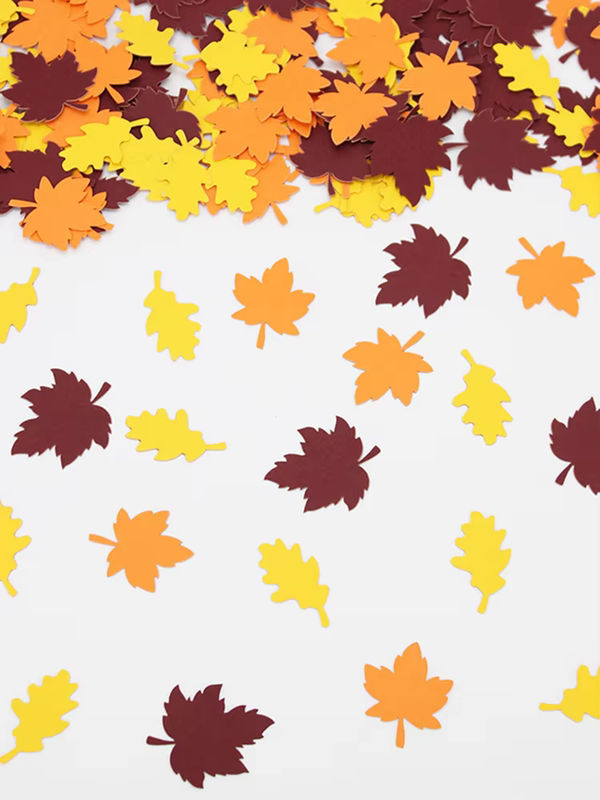 100 Stück VRISE Herbst Ahornblatt Konfetti aus Papier in Mehrfarbig für Thanksgiving, Hochzeit und Geburtstag als Desktop-Dekoration - Bild 6