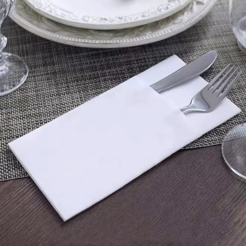 Weiße Einweg Messer-Gabel-Untersetzer aus Papier mit integrierter Bestecktasche für Partys - Bild 2