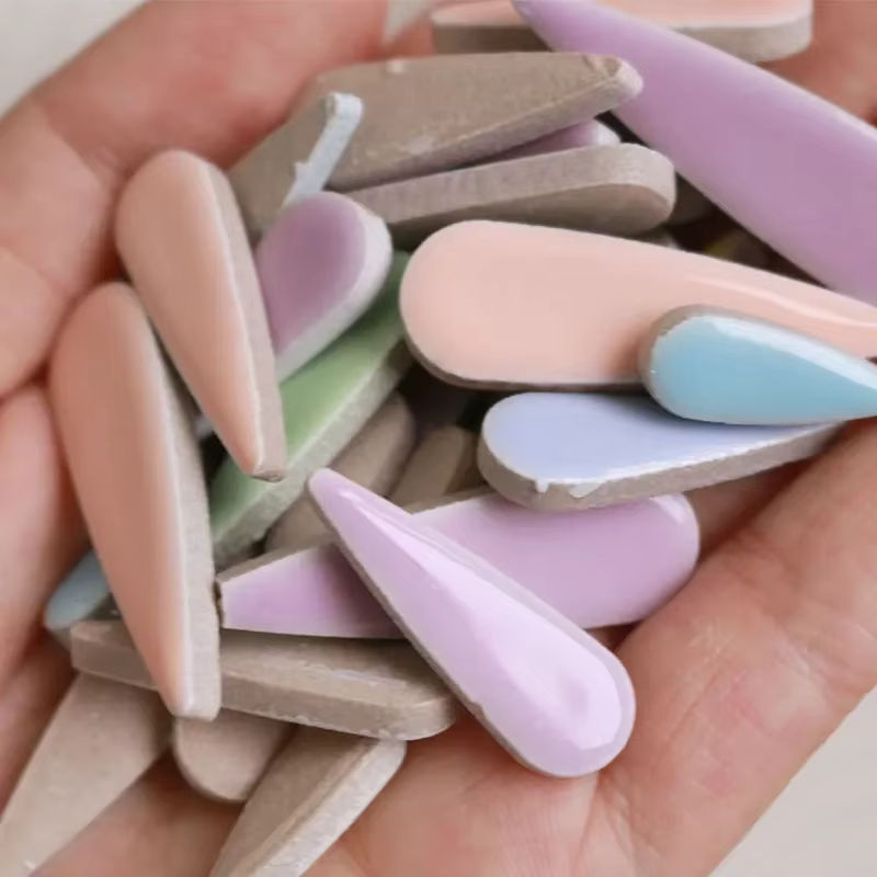 Mehrfarbige unregelmäßige Keramikmosaikfliesen in Blütenblatt-Form für DIY-Handwerk und Wanddekoration, 100 g - Bild 2
