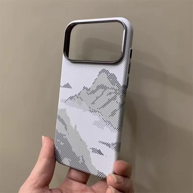 Magnetische Hart-PC Schutzhülle mit Kohlefaser-Textur für Apple iPhone 17 Pro Max und iPhone 17 Pro in Schwarz oder Weiß - Bild 1
