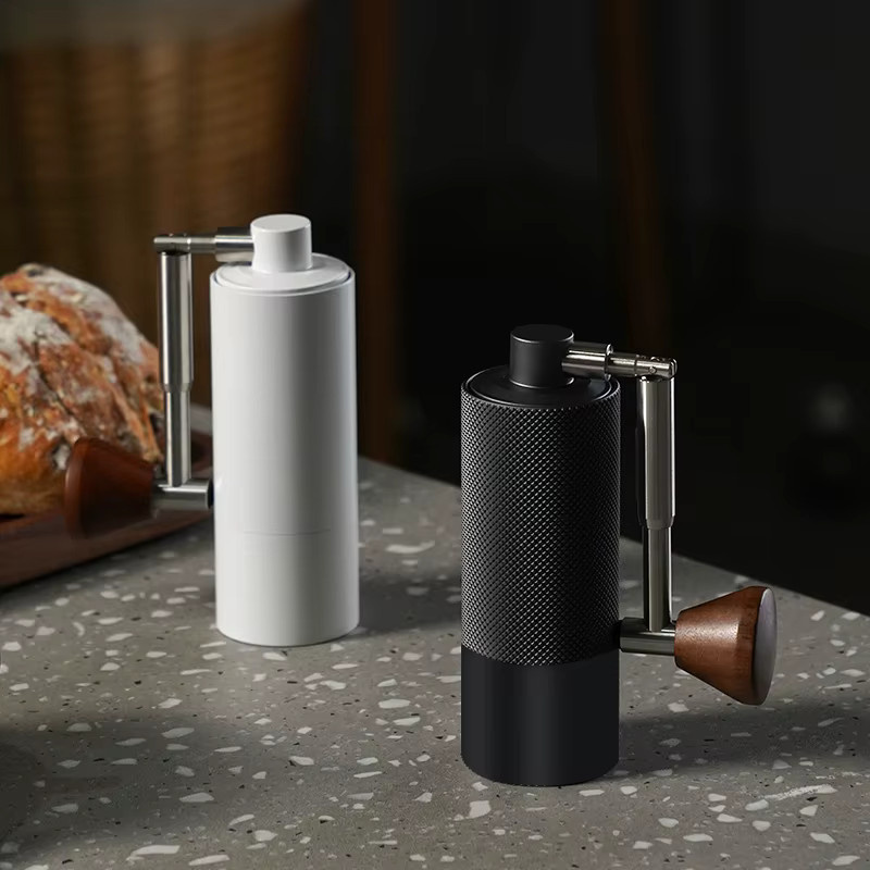 TIMEMORE Nano3 Manuelle Kaffeemühle in Weiß mit klappbarem Griff als tragbare Reise-Handmühle für Espresso und Pour Over - Bild 2