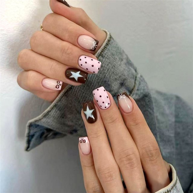 YADORNOS Kunstnägel, quadratisch, Polka Dots, Sterne, Schleifen, Kaffeefarbe, 24 Stück - Bild 1